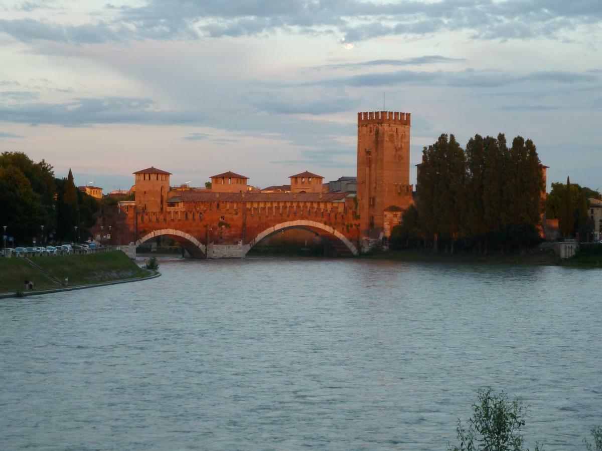 Casa Archi - Vista Sul Fiume Apartment Verona Ngoại thất bức ảnh